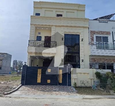 سٹی ہاؤسنگ سوسائٹی گوجرانوالہ میں 4 کمروں کا 5 مرلہ مکان 1.9 کروڑ میں برائے فروخت۔