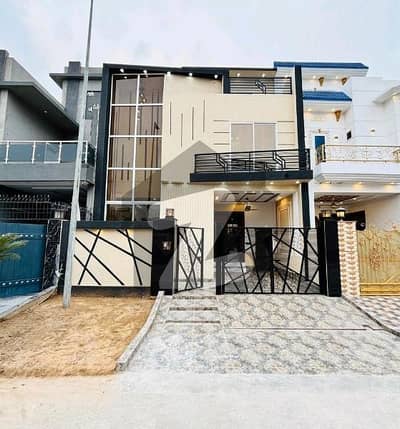 سٹی ہاؤسنگ سوسائٹی گوجرانوالہ میں 4 کمروں کا 5 مرلہ مکان 1.95 کروڑ میں برائے فروخت۔