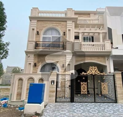 سٹی ہاؤسنگ سوسائٹی گوجرانوالہ میں 4 کمروں کا 5 مرلہ مکان 2.35 کروڑ میں برائے فروخت۔