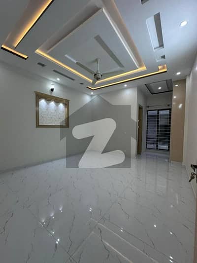 35/70 ( 10 Marla) House Available For Rent in G13