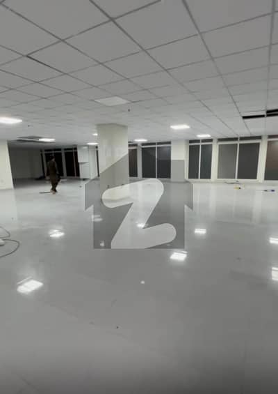 بحریہ بزنس ڈسٹرکٹ بحریہ ٹاؤن فیز 8,بحریہ ٹاؤن راولپنڈی,راولپنڈی میں 1 کنال دفتر 6.5 لاکھ میں کرایہ پر دستیاب ہے۔