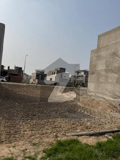 پارک ویو سٹی ۔ سلور بلاک پارک ویو سٹی,لاہور میں 5 مرلہ رہائشی پلاٹ 40.0 لاکھ میں برائے فروخت۔