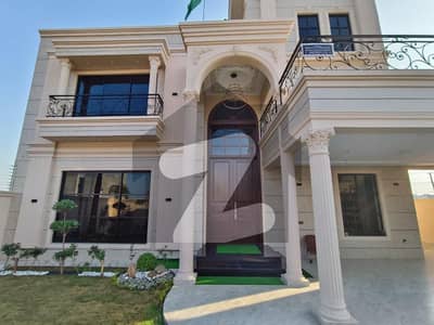 ایل ڈی اے ایوینیو لاہور میں 7 کمروں کا 1 کنال مکان 7.5 کروڑ میں برائے فروخت۔