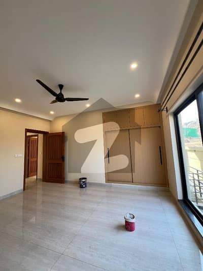 بحریہ ٹاؤن فیز 8 - بلاک اے1 بحریہ ٹاؤن فیز 8,بحریہ ٹاؤن راولپنڈی,راولپنڈی میں 9 کمروں کا 1 کنال مکان 7.0 کروڑ میں برائے فروخت۔ بحریہ ٹاؤن فیز 8 - بلاک اے1 بحریہ ٹاؤن فیز 8,بحریہ ٹاؤن راولپنڈی,راولپنڈی میں 9 کمروں کا 1 کنال مکان 7.0 کروڑ میں برائے فروخت۔