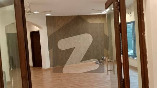 ASKARI 10 BLOCK D , 1 KANAL HOUSE ON MAIN 150'FT ROAD WITH 20KW SOLAR INSTALLED AVAILABLE FOR RENT