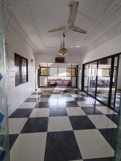 کلفٹن ۔ بلاک 5 کلفٹن,کراچی میں 3 کمروں کا 14 مرلہ فلیٹ 1.5 لاکھ میں کرایہ پر دستیاب ہے۔