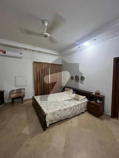 ڈی ایچ اے فیز 5 ڈیفنس (ڈی ایچ اے),لاہور میں 3 کمروں کا 1 کنال بالائی پورشن 1.1 لاکھ میں کرایہ پر دستیاب ہے۔