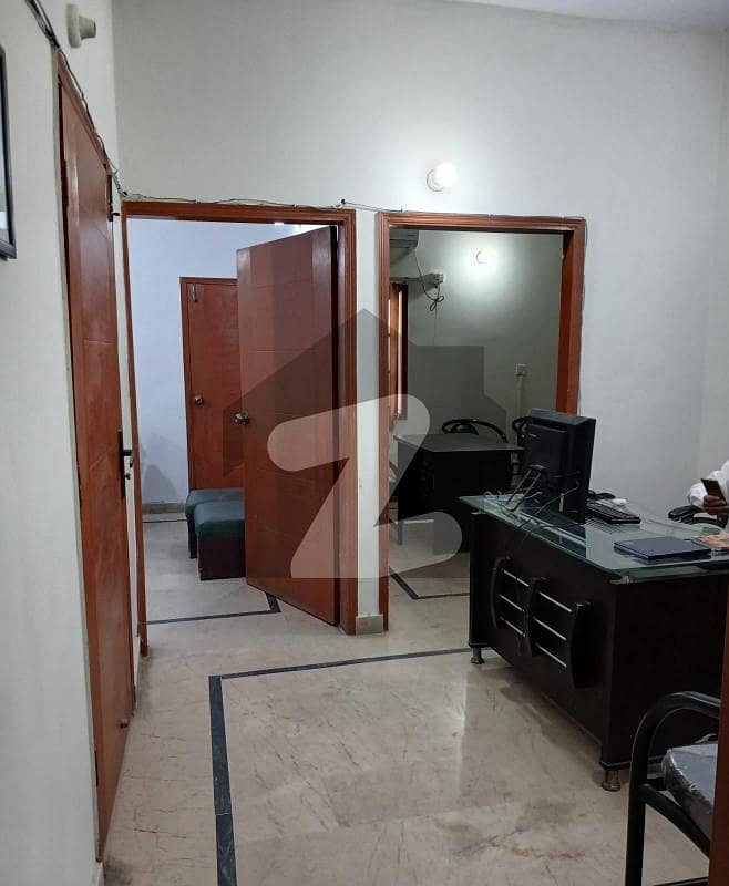 3 bad lounge on road facing 3 bad lounge on road facing