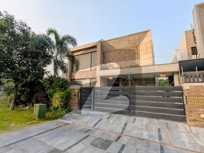 Prime Location 1 Kanal Fully Furnished House Available For Rent in DHA Phase 7