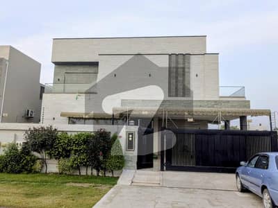 ڈی ایچ اے فیز 7 ڈیفنس (ڈی ایچ اے),لاہور میں 6 کمروں کا 1 کنال مکان 3.4 لاکھ میں کرایہ پر دستیاب ہے۔