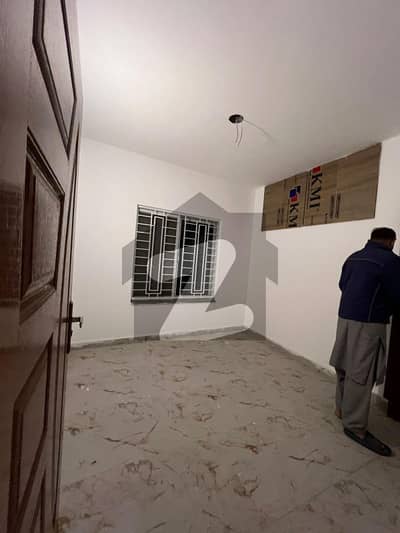 لیک سٹی رائیونڈ روڈ,لاہور میں 2 کمروں کا 1 کنال بالائی پورشن 60.0 ہزار میں کرایہ پر دستیاب ہے۔