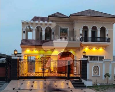 Avail Yourself A Great 1 Kanal House In Paragon City