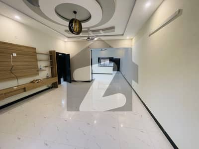 ایف ۔ 6 اسلام آباد میں 4 کمروں کا 1 کنال مکان 4.5 لاکھ میں کرایہ پر دستیاب ہے۔