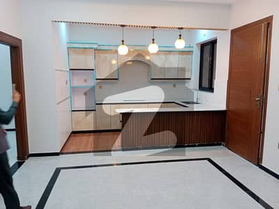 ریگی ماڈل ٹاؤن فیز 3 ۔ بلاک سی1 ریگی ماڈل ٹاؤن فیز 3,ریگی ماڈل ٹاؤن,پشاور میں 8 کمروں کا 5 مرلہ مکان 2.8 کروڑ میں برائے فروخت۔