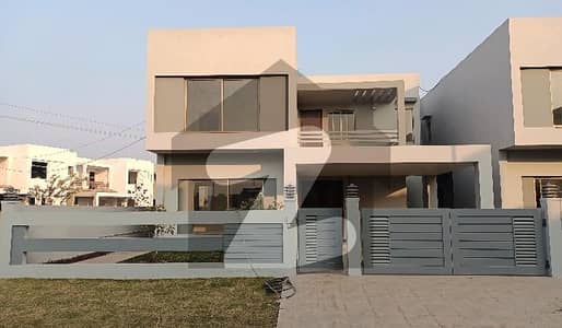 ڈی ایچ اے ولاز ڈی ایچ اے ڈیفینس,ملتان میں 4 کمروں کا 12 مرلہ مکان 3.5 کروڑ میں برائے فروخت۔