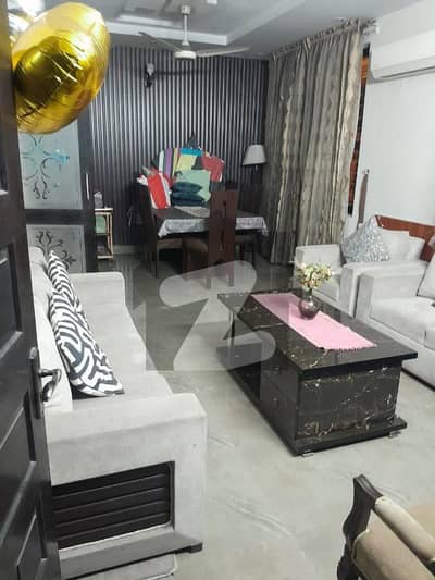 علامہ اقبال ٹاؤن لاہور میں 2 کمروں کا 10 مرلہ زیریں پورشن 1.0 لاکھ میں کرایہ پر دستیاب ہے۔