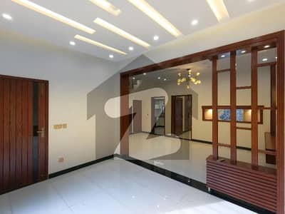 ای ایم ای سوسائٹی ۔ بلاک ای ای ایم ای سوسائٹی,لاہور میں 4 کمروں کا 10 مرلہ مکان 1.4 لاکھ میں کرایہ پر دستیاب ہے۔