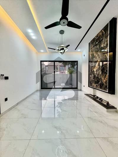 1 Kanal Full House Available For Rent