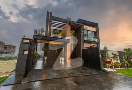 2 Mint Away From Park 1 Kanal Modern House In DHA Phase 7