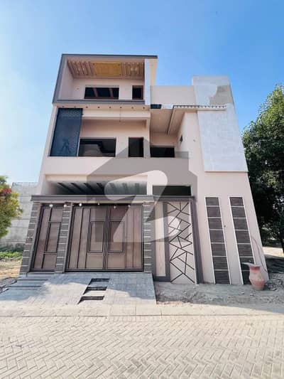 200 sq yd A+ Construction Bungalow for Sale | Coral Block | 6 Rooms | Big Car Parking