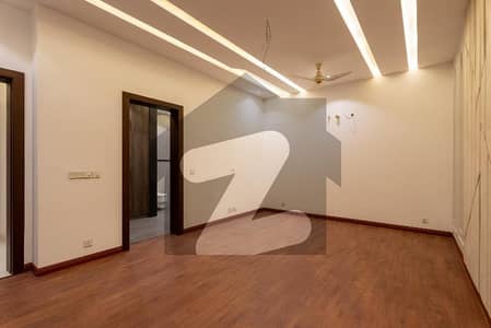 Lavish House Prime Location Near To Park Available For Sale