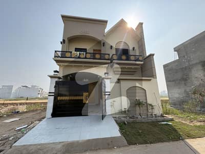 صوفی سٹی منڈی بہاؤالدین میں 4 کمروں کا 4 مرلہ مکان 1.55 کروڑ میں برائے فروخت۔