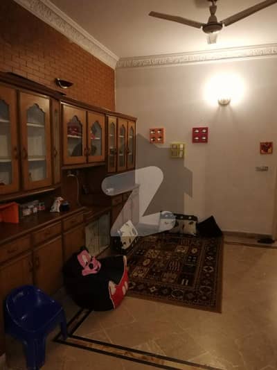 جوہر ٹاؤن فیز 1 جوہر ٹاؤن,لاہور میں 1 کمرے کا 5 مرلہ زیریں پورشن 38.0 ہزار میں کرایہ پر دستیاب ہے۔