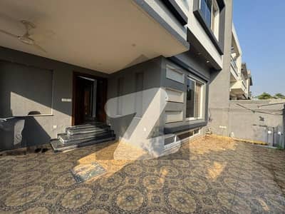 گلریز ہاؤسنگ سوسائٹی فیز 2 گلریز ہاؤسنگ سکیم,راولپنڈی میں 2 کمروں کا 5 مرلہ زیریں پورشن 35.0 ہزار میں کرایہ پر دستیاب ہے۔