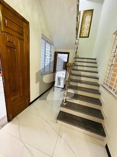 جناح گارڈنز فیز 1 جناح گارڈنز,ایف ای سی ایچ ایس,اسلام آباد میں 5 کمروں کا 7 مرلہ مکان 3.5 کروڑ میں برائے فروخت۔