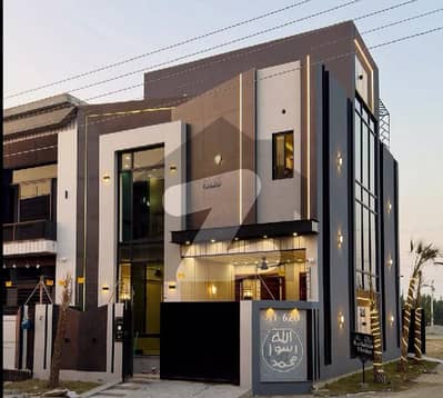 5 MARLA CORNER HOUSE AVAILABLE FOR SALE