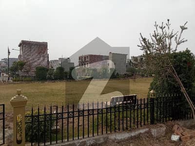 یونین گرین کالج روڈ,لاہور میں 3 مرلہ رہائشی پلاٹ 60.0 لاکھ میں برائے فروخت۔