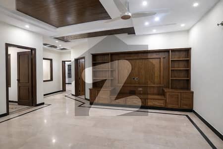 10 Marla Ground Portion | 3 Bed | 1 Car Parking | Gas Available