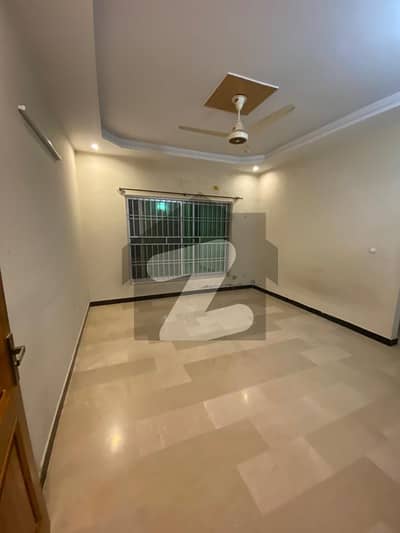 14 Marla Upper Portion With All Basic Necessities