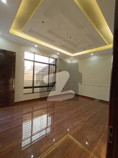 گلستانِِ جوہر ۔ بلاک 2 گلستانِ جوہر,کراچی میں 3 کمروں کا 8 مرلہ مکان 5.0 کروڑ میں برائے فروخت۔