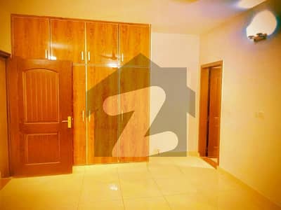 Beautiful Apartment 3 Bed 3th floor open View Neat and Clean Well Maintaine near park and markit avlialab for Rent in Askari 10 sector F.