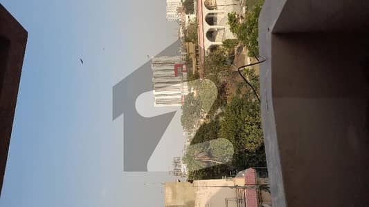 فیڈرل بی ایریا ۔ بلاک 15 فیڈرل بی ایریا,کراچی میں 2 کمروں کا 3 مرلہ بالائی پورشن 42.0 ہزار میں کرایہ پر دستیاب ہے۔