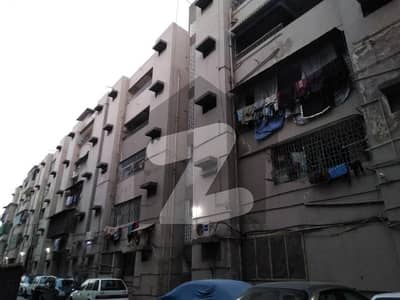 گلشنِ اقبال - بلاک 13 ڈی گلشنِ اقبال,گلشنِ اقبال ٹاؤن,کراچی میں 3 کمروں کا 6 مرلہ فلیٹ 1.4 کروڑ میں برائے فروخت۔