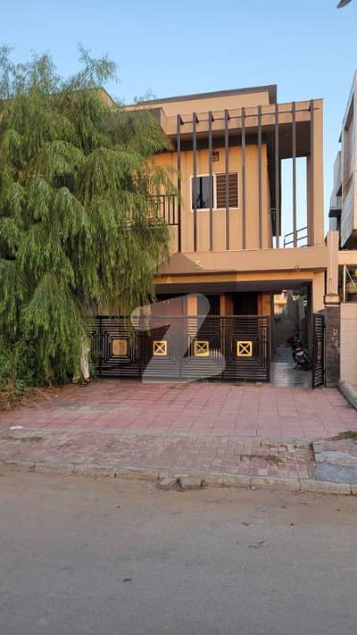 بحریہ ٹاؤن فیز 5 بحریہ ٹاؤن راولپنڈی,راولپنڈی میں 3 کمروں کا 12 مرلہ مکان 1.1 لاکھ میں کرایہ پر دستیاب ہے۔ بحریہ ٹاؤن فیز 5 بحریہ ٹاؤن راولپنڈی,راولپنڈی میں 3 کمروں کا 12 مرلہ مکان 1.1 لاکھ میں کرایہ پر دستیاب ہے۔