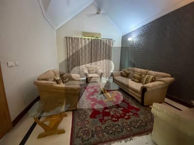 ایف ۔ 8 اسلام آباد میں 1 کمرے کا 8 مرلہ زیریں پورشن 1.5 لاکھ میں کرایہ پر دستیاب ہے۔