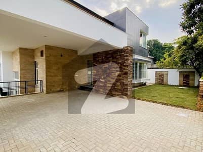 ایف ۔ 6/2 ایف ۔ 6,اسلام آباد میں 5 کمروں کا 1 کنال مکان 12.0 لاکھ میں کرایہ پر دستیاب ہے۔