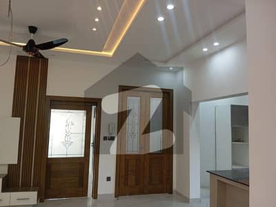 10 MARLA BRAND NEW HOUSE AVAIABLE FOR SALE