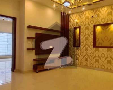 بحریہ ٹاؤن سیکٹر ای بحریہ ٹاؤن,لاہور میں 3 کمروں کا 10 مرلہ بالائی پورشن 80.0 ہزار میں کرایہ پر دستیاب ہے۔