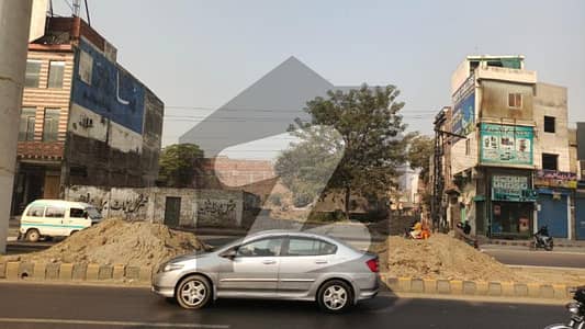 30 Marlas Commercial Plot 40 Foot Front On Main Multan Road Near Bhala Stop