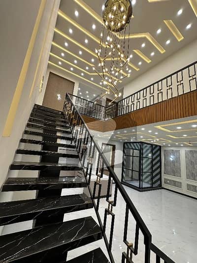 ایڈن ویلی فیصل آباد میں 4 کمروں کا 7 مرلہ مکان 2.9 کروڑ میں برائے فروخت۔