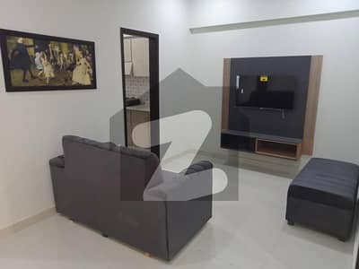 ڈی ایچ اے فیز 7 ایکسٹینشن ڈی ایچ اے ڈیفینس,کراچی میں 2 کمروں کا 5 مرلہ فلیٹ 1.3 لاکھ میں کرایہ پر دستیاب ہے۔