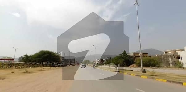 ڈی ۔ 12 اسلام آباد میں 1 کنال رہائشی پلاٹ 12.0 کروڑ میں برائے فروخت۔