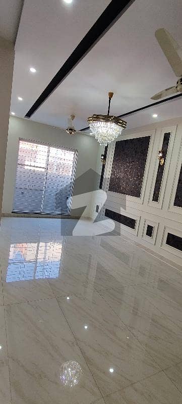 پیراگون سٹی لاہور میں 3 کمروں کا 5 مرلہ مکان 1.12 لاکھ میں کرایہ پر دستیاب ہے۔