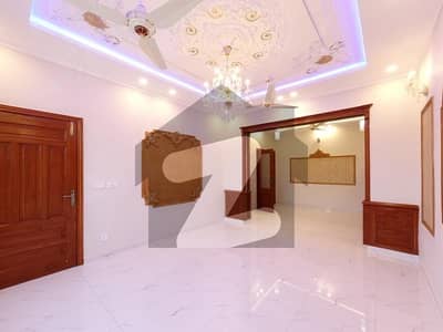 3200 Square Feet House In G-11/1