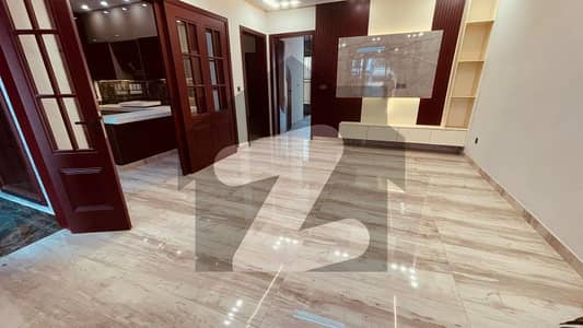 بحریہ ٹاؤن گلبہار بلاک بحریہ ٹاؤن سیکٹر سی,بحریہ ٹاؤن,لاہور میں 5 کمروں کا 10 مرلہ مکان 4.2 کروڑ میں برائے فروخت۔