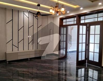 آئی ۔ 8 اسلام آباد میں 3 کمروں کا 14 مرلہ مکان 1.9 لاکھ میں کرایہ پر دستیاب ہے۔